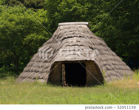 Restoration of Kazusuri shell mounds Pit dwellings 32051139