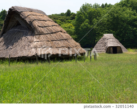 Restoration of Kazusuri shell mounds Pit dwellings 32051140