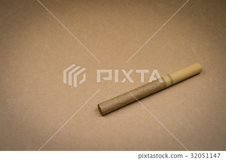 Tobacco 32051147