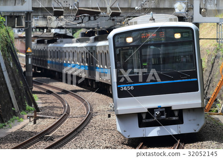 Odakyu line  32052145