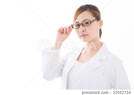 White coat woman 32052716