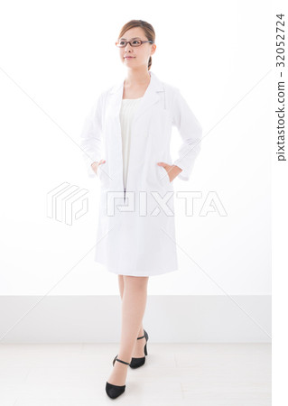 White coat woman 32052724
