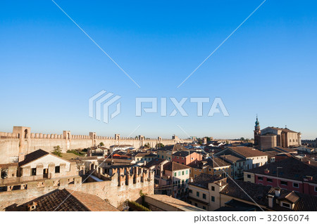 View of Cittadella, walled city in Italy 32056074