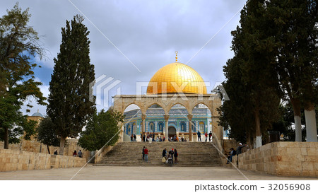 Dome of the Rock in Jerusalem over Temple Mount Dome of the Rock in Jerusalem over Temple Mount 32056908