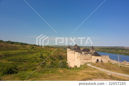 Medieval fortress with towers and defensive walls 32057285