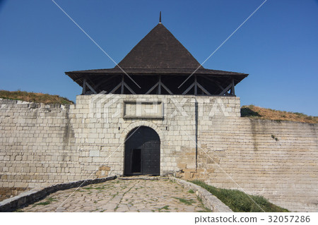 Medieval fortress with towers and defensive walls 32057286