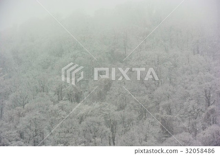 Mountain in winter Mountain in winter 32058486