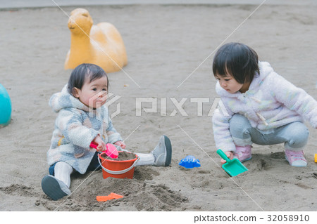 younger, sandbox, sand pit 32058910