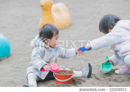 younger, sandbox, sand pit 32058911