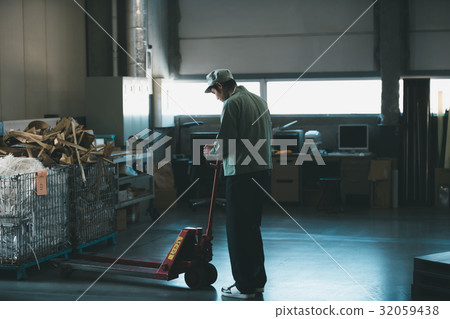 造紙 工廠 人 32059438