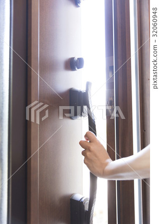 Entrance door 32060948