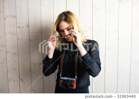 Beautiful woman wearing spectacle Beautiful woman wearing spectacle 32063440