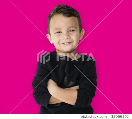 A little boy is really confidence A little boy is really confidence 32066302