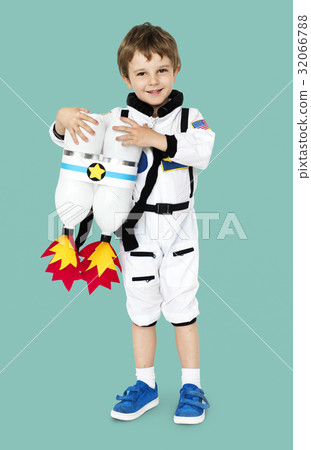 Little boy with astronaut dream job smiling Little boy with astronaut dream job smiling 32066788
