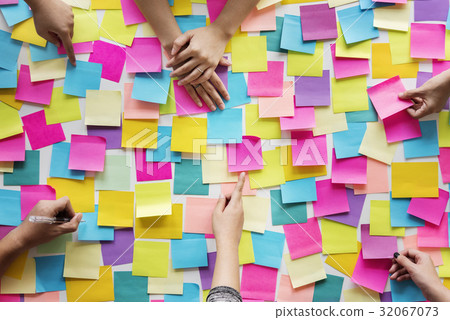 People Hands Hold Note Post It People Hands Hold Note Post It 32067073