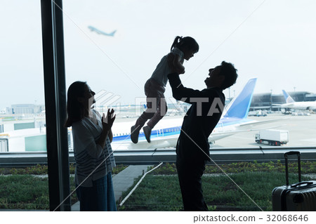 家庭旅行旅行機場家庭旅行圖像 32068646