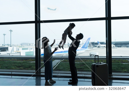 家庭旅行旅行機場家庭旅行圖像 32068647