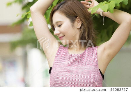 Depilation aside Beauty Image Both sides summer clothes Outdoors Depilation aside Beauty Image Both sides summer clothes Outdoors 32068757