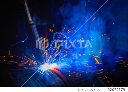 Welding steel structures and bright sparks 32070579