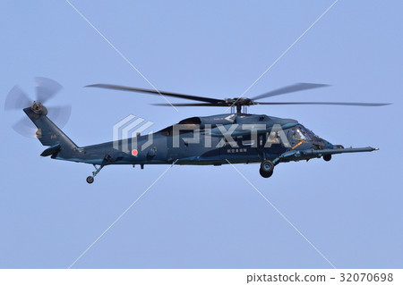 空中自衛隊直升機起飛UH-60J 空中自衛隊直升機起飛UH-60J 32070698