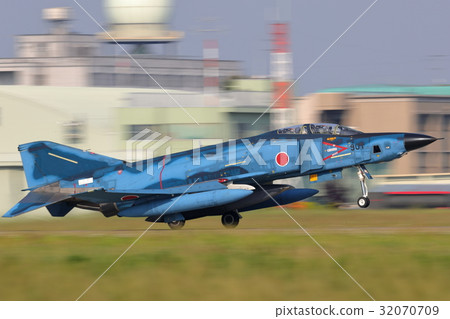 Air Self Defense Force fighter plane takeoff RF-4E Air Self Defense Force fighter plane takeoff RF-4E 32070709