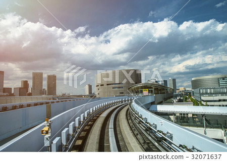 Yurikamome's pre-market station and surrounding buildings 32071637