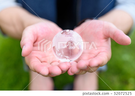 Male hand ecology image supporting the earth Male hand ecology image supporting the earth 32072525