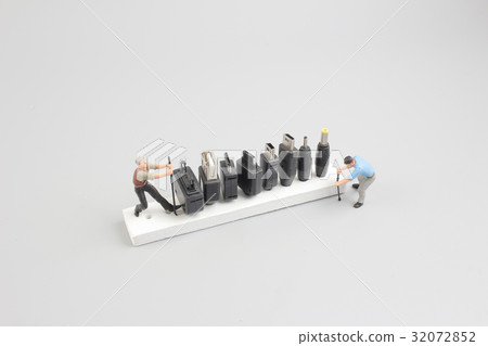 The concept of teamwork at construction site 32072852