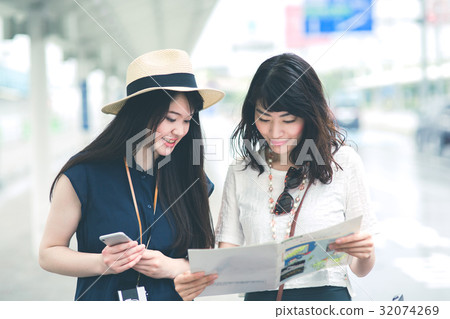 女孩之旅機場巴士站 女孩之旅機場巴士站 32074269