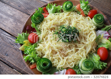 Reese's salad and chilled ramen Ramen salad Reese's salad and chilled ramen Ramen salad 32074828