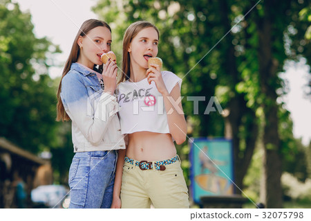 young model on the street young model on the street 32075798