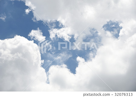 Blue sky and white clouds 32076313
