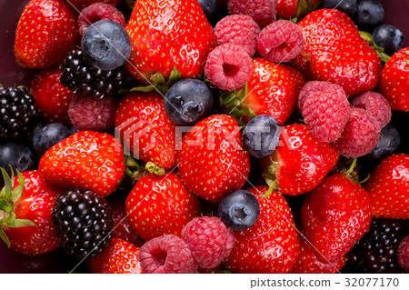 Soft fruits on plate Soft fruits on plate 32077170