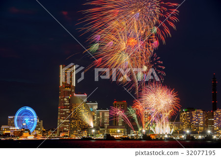 Yokohama Minato Mirai 21 and fireworks 32077195