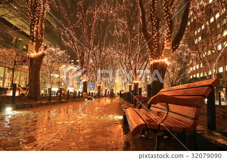 Benches and Illuminations Benches and Illuminations 32079090