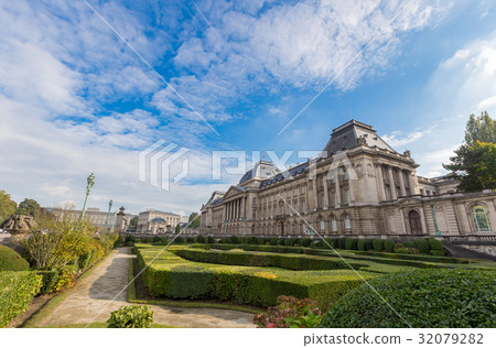 Royal Palace of Belgium in summer,Brussel Royal Palace of Belgium in summer,Brussel 32079282
