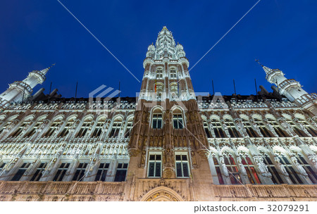 Grand place in Brussels,Belgium at dusk 32079291