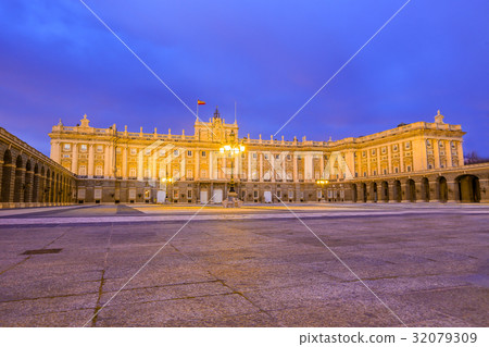 Royal palace of madrid at twilight time,Spain 32079309
