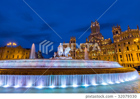 Plaza de la Cibeles at dusk Madrid,Spain 32079330