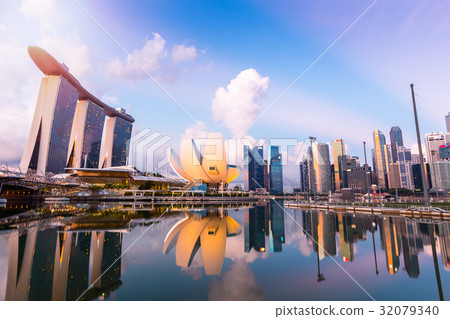 Singapore Skyline and view of Marina Bay at Dusk 32079340