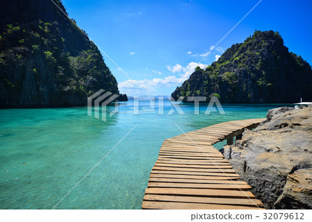 Landscape of tropical sea in summer 32079612