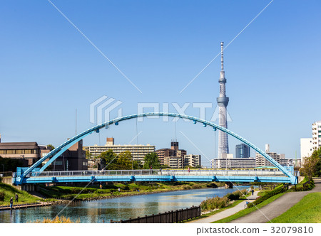 Tokyo skytree with blue sky Tokyo,Japan Tokyo skytree with blue sky Tokyo,Japan 32079810