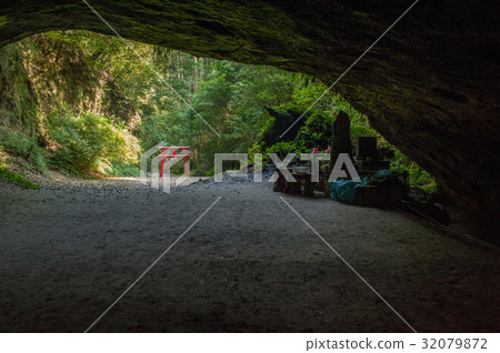Mizonokuchi cave Mizonokuchi cave 32079872