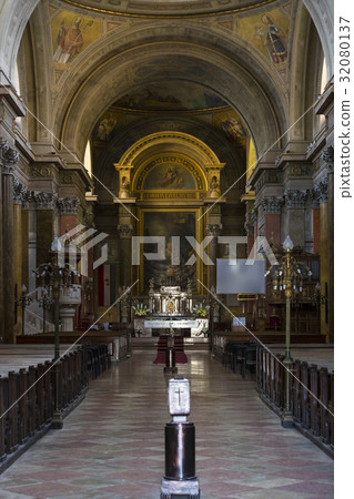 Elements of the interior of the interior of St. Jo 32080137