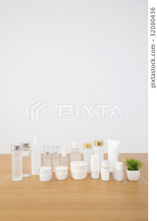 很多化妝品 32080436