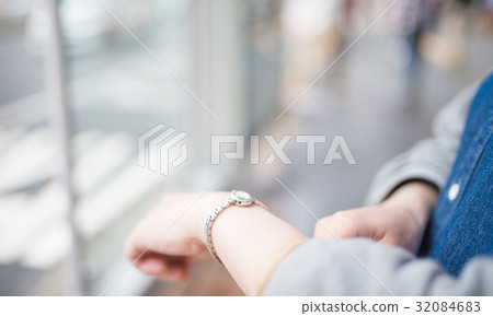 女性肖像 32084683