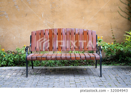 Rest corner with wood chair 32084943