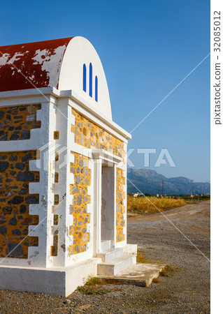 chapel on the coast near Pacheia Ammos on Crete 32085012