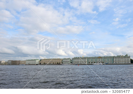 Panoramic view of the Palace embankment, the 32085477