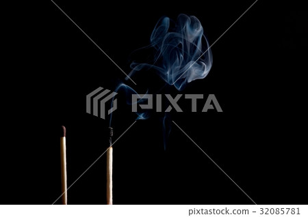 Smoking matches Smoking matches 32085781